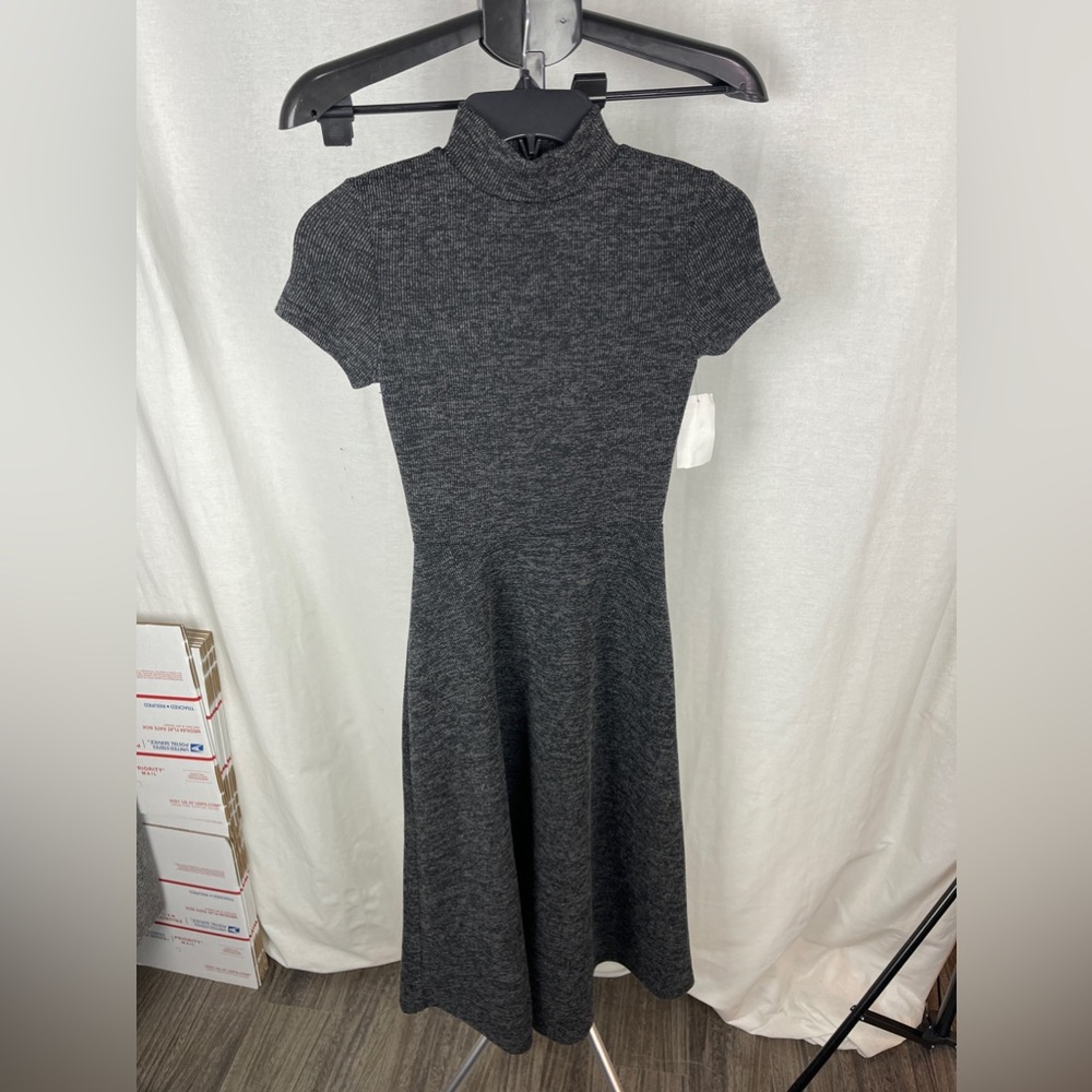 The Vanity Room Gray Short Sleeve Knit A-Line Dress Size XS(0) NWT - Picture 4 of 11